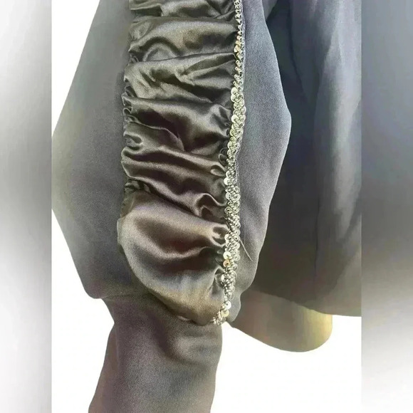 Calligraphie women’s black top blouse embellished sleeves Size L NWOT - Picture 7 of 7